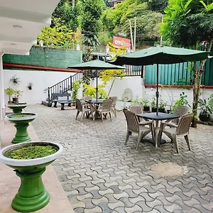 Red Star Kandyan Отель