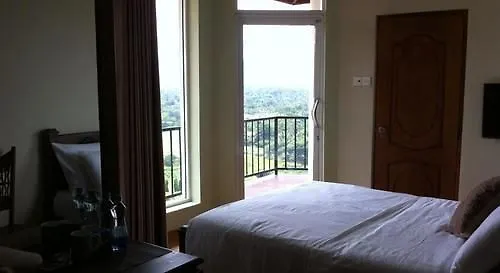 Villa Arunalu Kandy 4*,